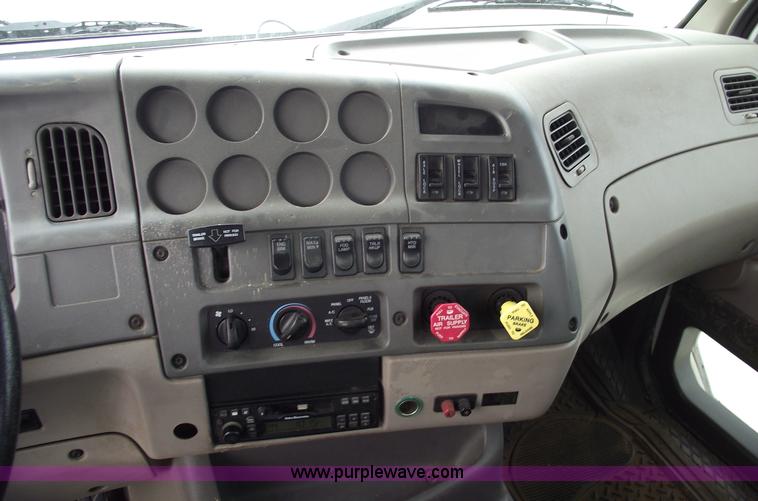 image for item C5707 2001 Sterling A9500 semi truck