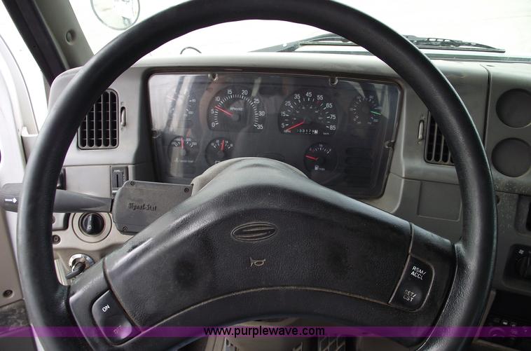 image for item C5707 2001 Sterling A9500 semi truck