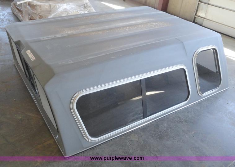 Fiberglass pickup topper in Bucyrus, KS Item G9385 sold Purple Wave
