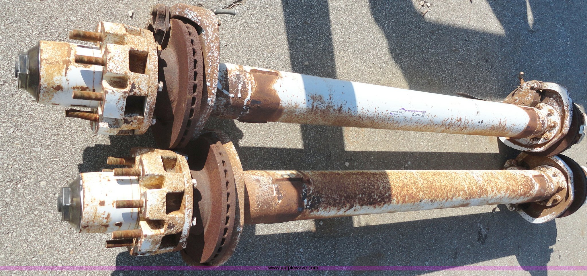 (2) Dexter SLR axles in Bucyrus, KS Item G9217 sold Purple Wave