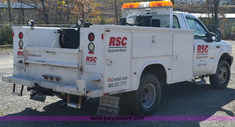 image for item 6042 2004 Ford F350 service truck