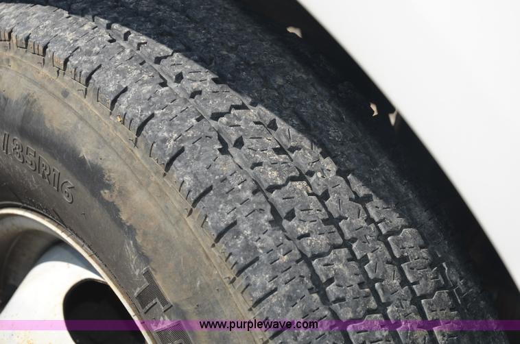 image for item 6042 2004 Ford F350 service truck