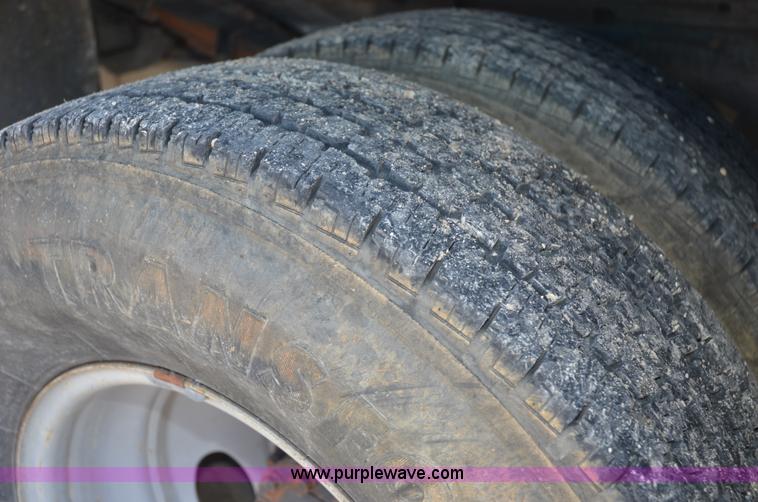 image for item 6042 2004 Ford F350 service truck