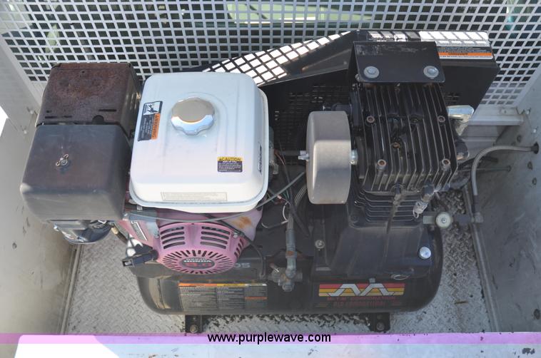 image for item 6042 2004 Ford F350 service truck