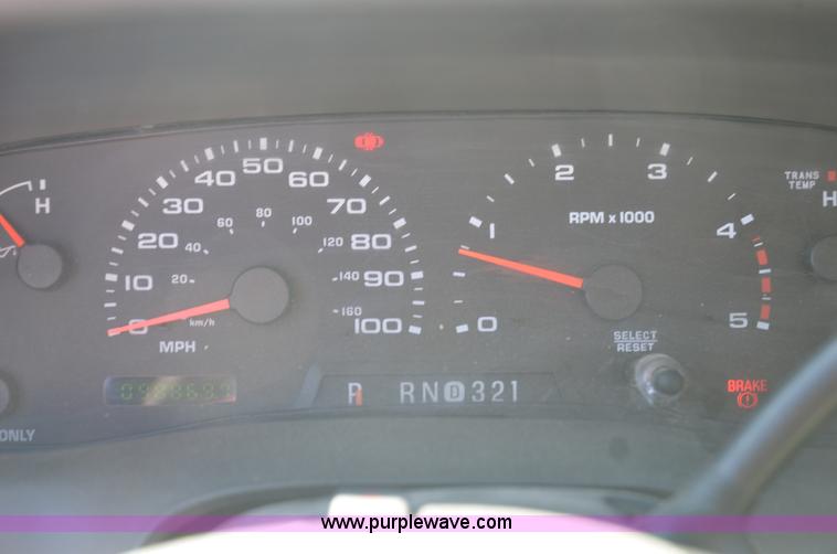 image for item 6042 2004 Ford F350 service truck