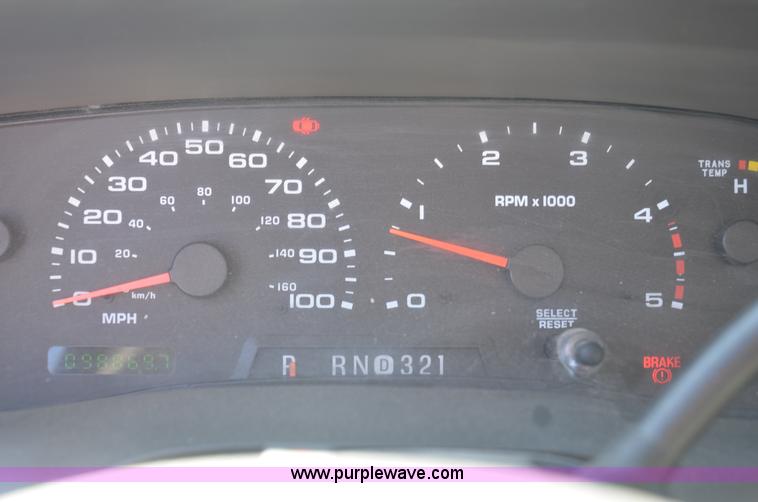 image for item 6042 2004 Ford F350 service truck