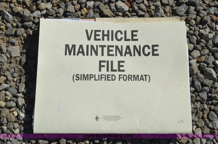 image for item 6042 2004 Ford F350 service truck