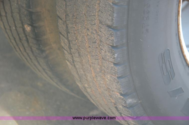 image for item 6043 2004 Ford F350 service truck