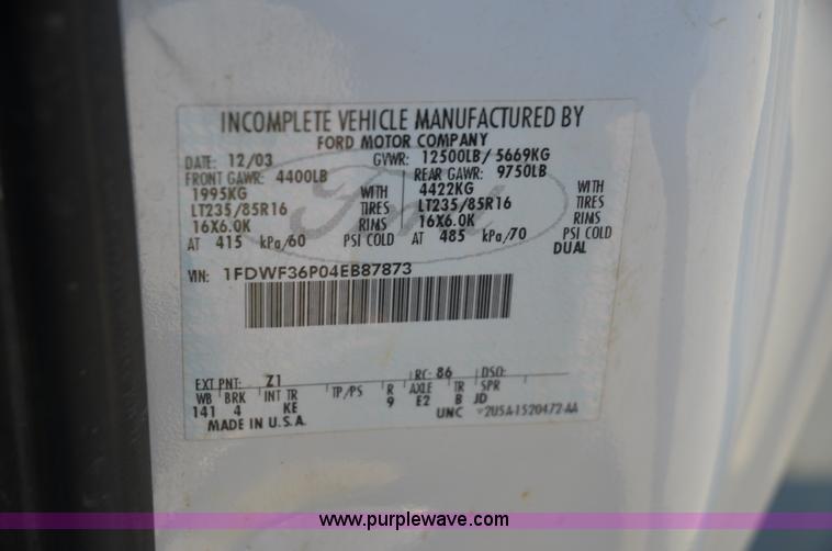image for item 6043 2004 Ford F350 service truck