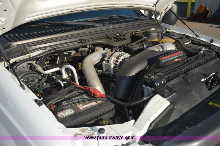 image for item 6043 2004 Ford F350 service truck