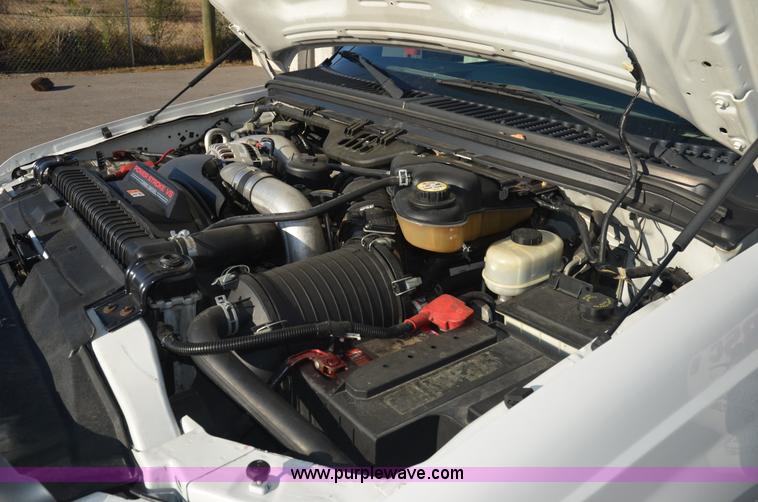 image for item 6043 2004 Ford F350 service truck