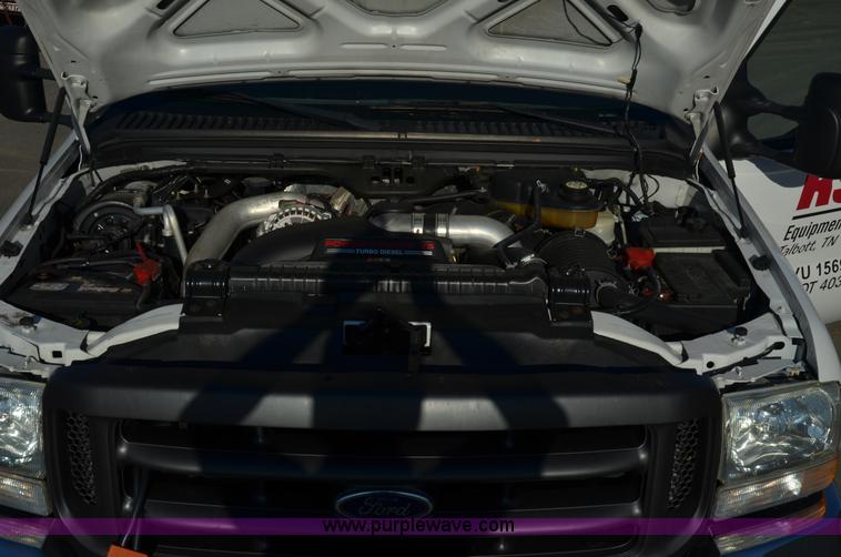 image for item 6043 2004 Ford F350 service truck