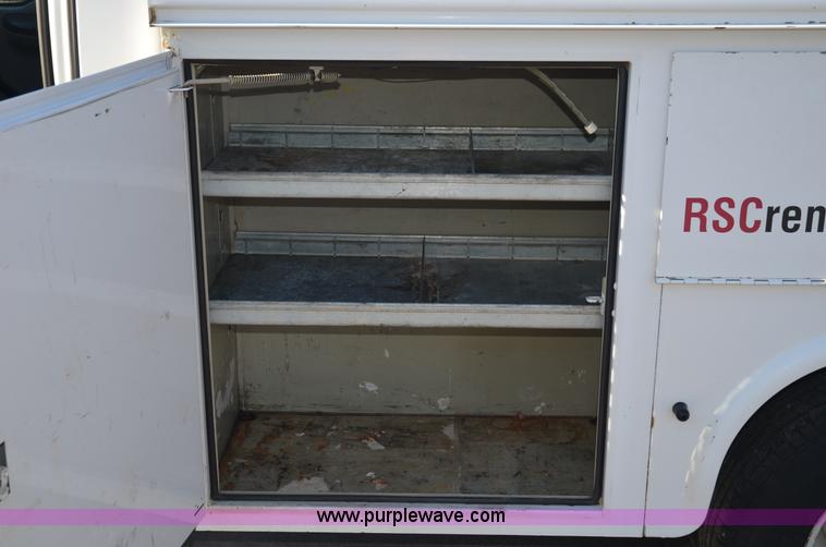 image for item 6043 2004 Ford F350 service truck