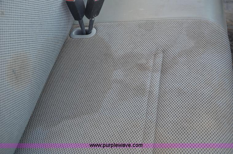 image for item 6043 2004 Ford F350 service truck