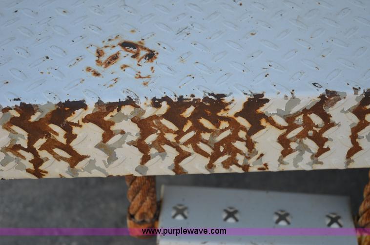 image for item 6043 2004 Ford F350 service truck