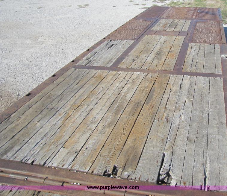 image for item A5011 2005 Ledwell hydraulic dove tail trailer