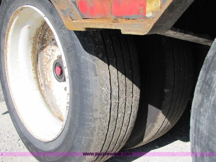 image for item A5011 2005 Ledwell hydraulic dove tail trailer