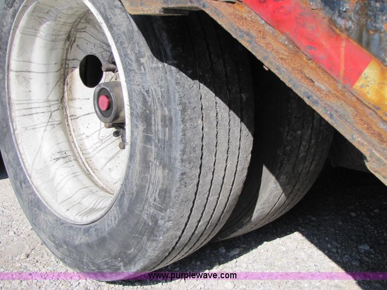 image for item A5011 2005 Ledwell hydraulic dove tail trailer