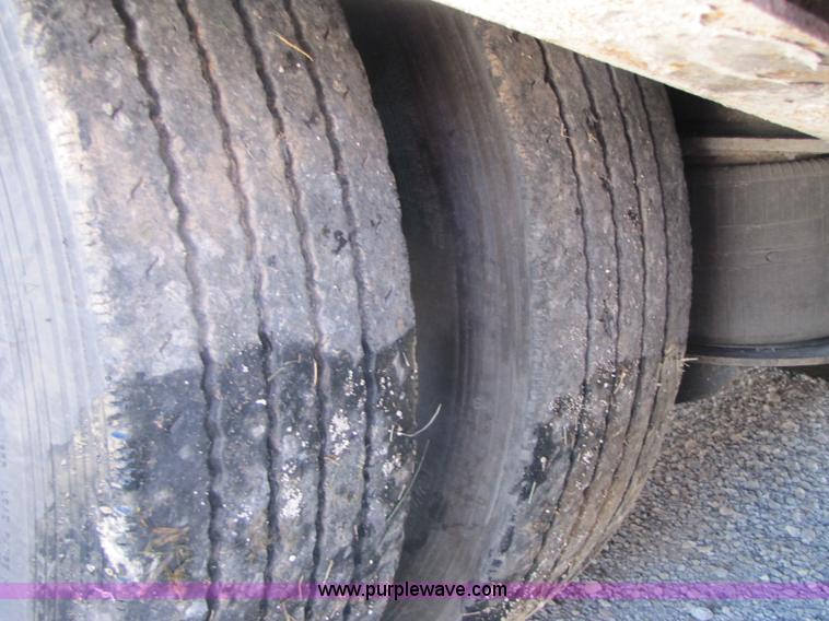 image for item A5011 2005 Ledwell hydraulic dove tail trailer