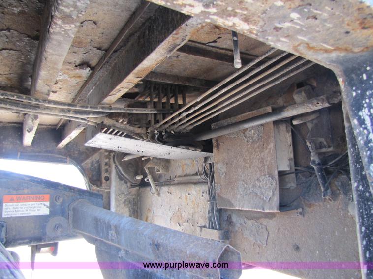 image for item A5011 2005 Ledwell hydraulic dove tail trailer