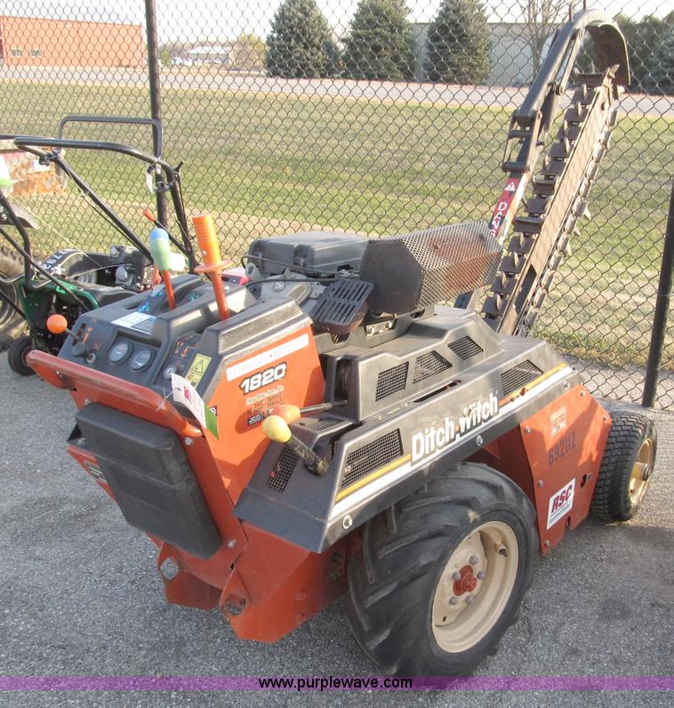 image for item A8021 2007 Ditch Witch 1820H trencher