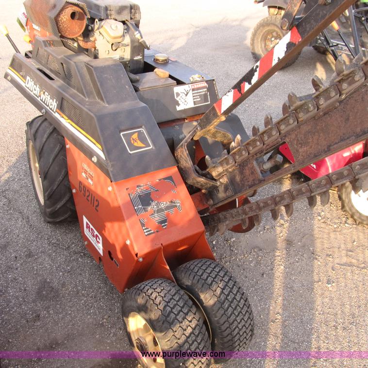 image for item A8021 2007 Ditch Witch 1820H trencher