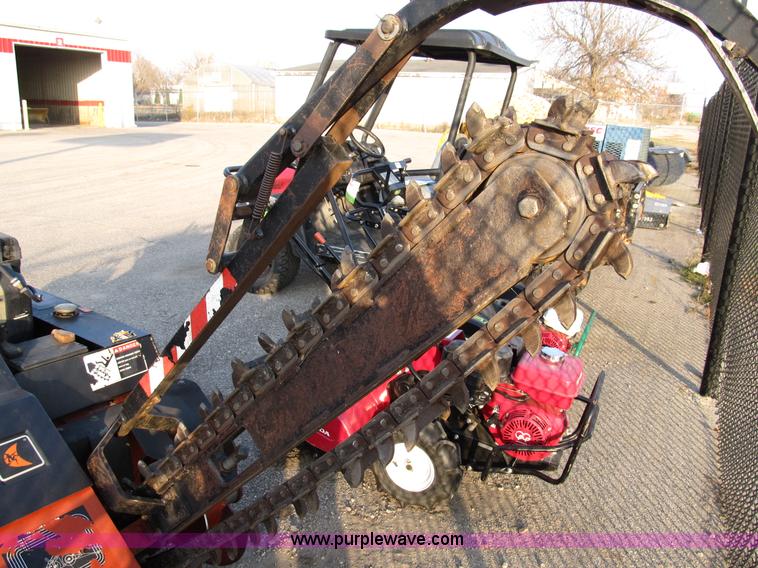 image for item A8021 2007 Ditch Witch 1820H trencher