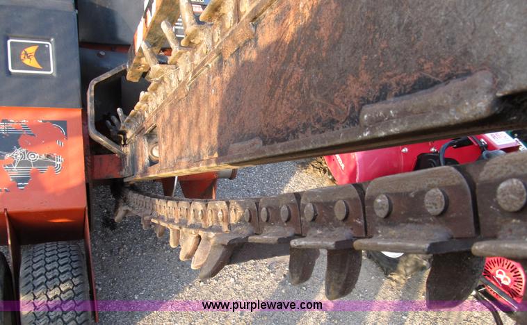 image for item A8021 2007 Ditch Witch 1820H trencher