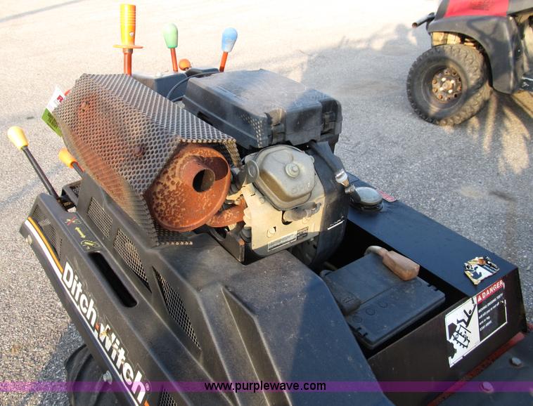 image for item A8021 2007 Ditch Witch 1820H trencher