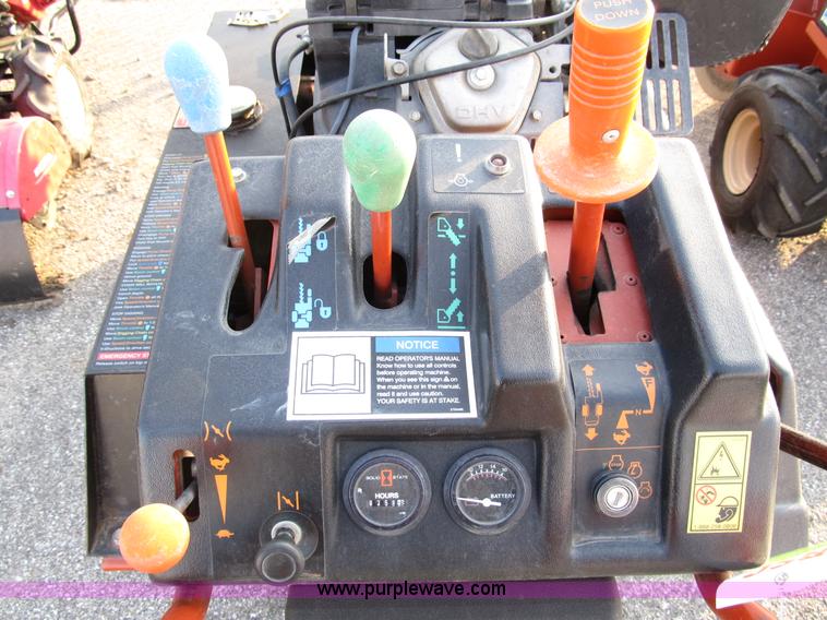 image for item A8021 2007 Ditch Witch 1820H trencher