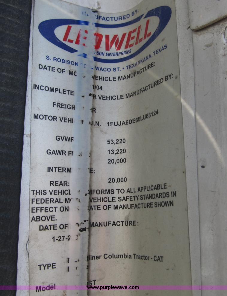 image for item B5025 2005 Freightliner Columbia semi truck