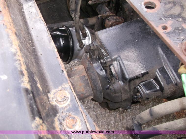 image for item B5025 2005 Freightliner Columbia semi truck