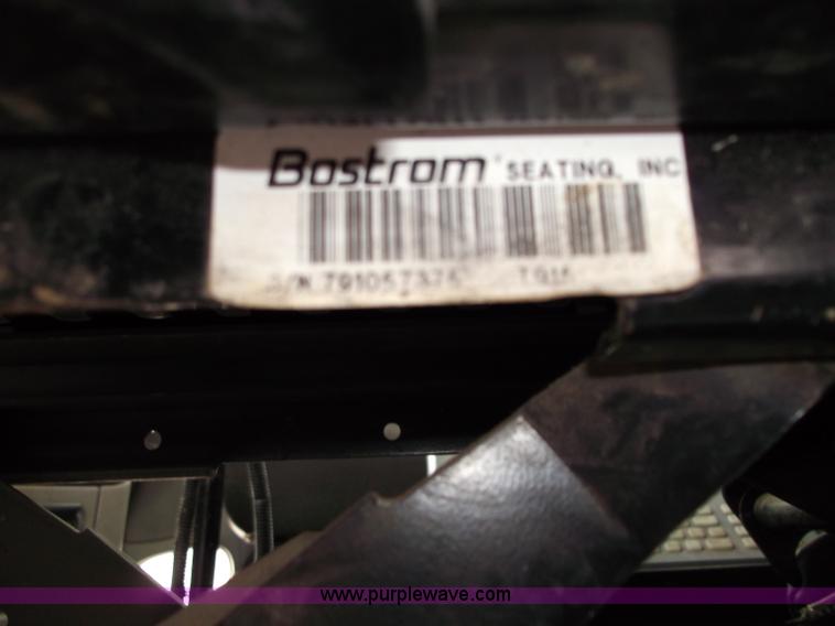 image for item B5025 2005 Freightliner Columbia semi truck