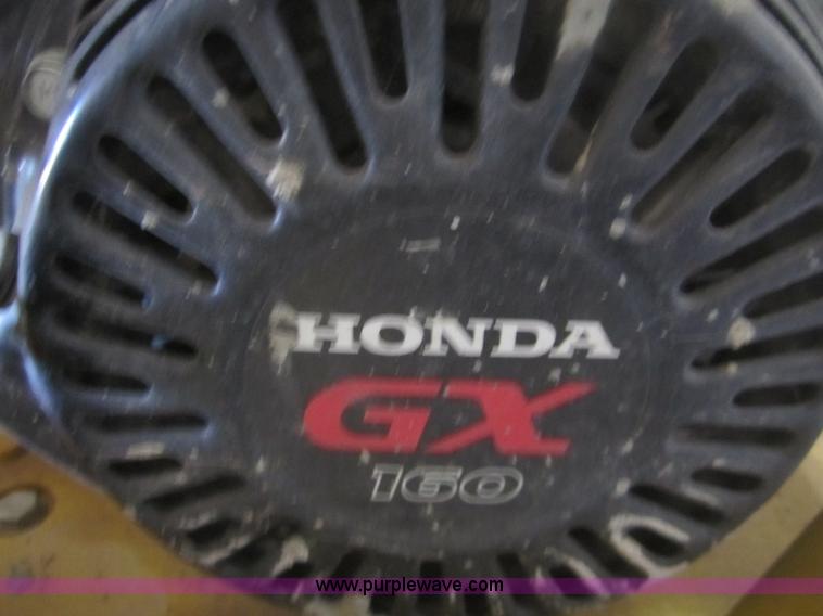 image for item B5541 2007 Wacker plate compactor