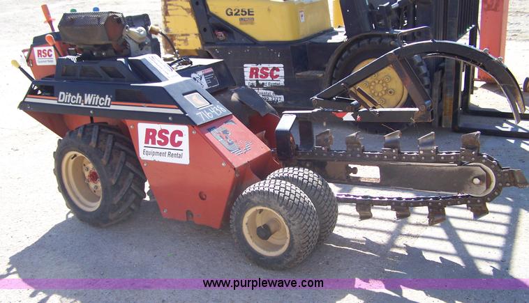 image for item D8543 2007 Ditch Witch 1820H trencher