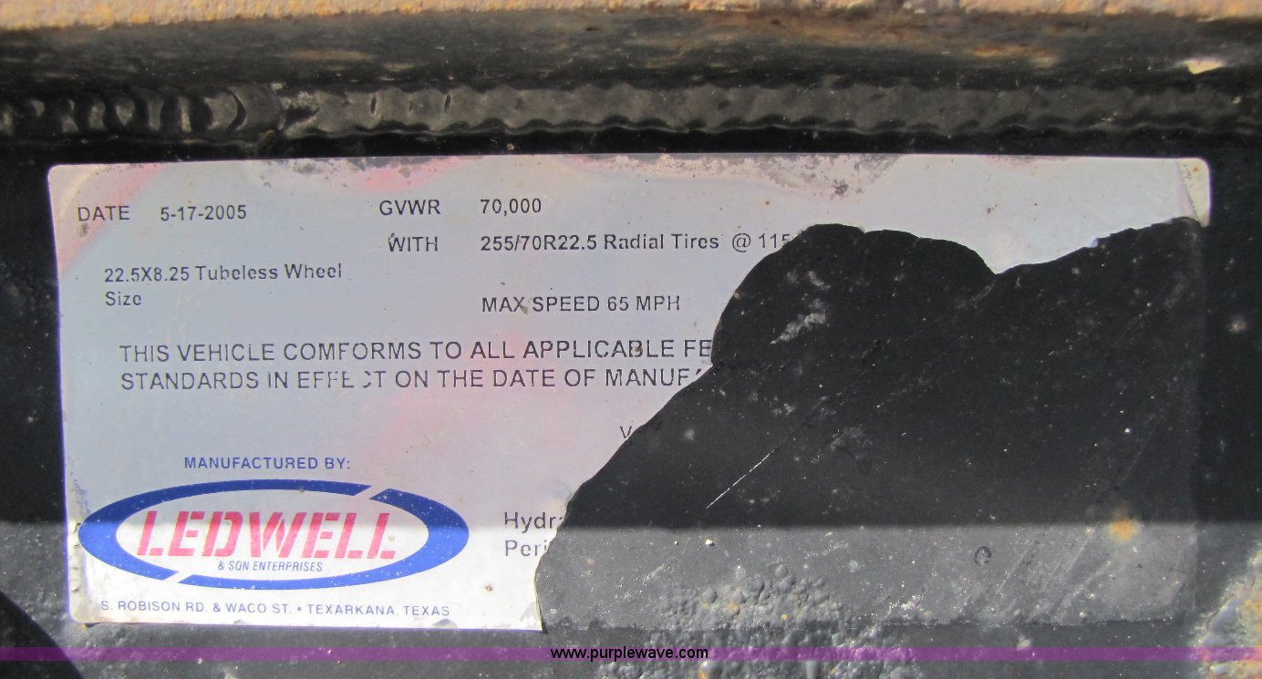 2005 Ledwell hydraulic dove tail trailer in Joplin, MO Item A5011