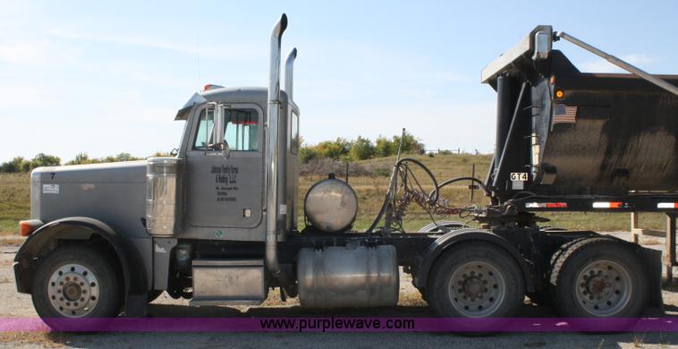 image for item A2482 1990 Peterbilt 379 semi truck