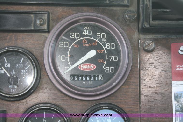 image for item A2482 1990 Peterbilt 379 semi truck