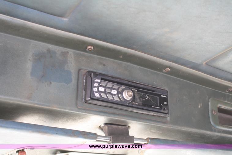 image for item A2482 1990 Peterbilt 379 semi truck