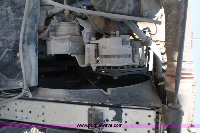 image for item A2482 1990 Peterbilt 379 semi truck