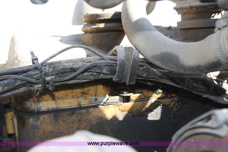 image for item A2482 1990 Peterbilt 379 semi truck