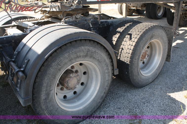 image for item A2482 1990 Peterbilt 379 semi truck