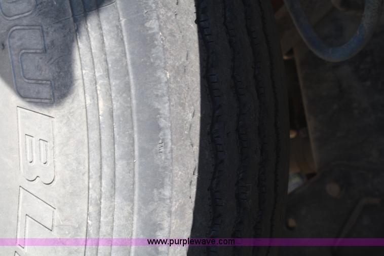 image for item A2482 1990 Peterbilt 379 semi truck