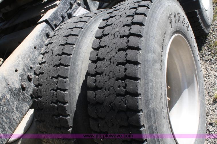 image for item A2482 1990 Peterbilt 379 semi truck