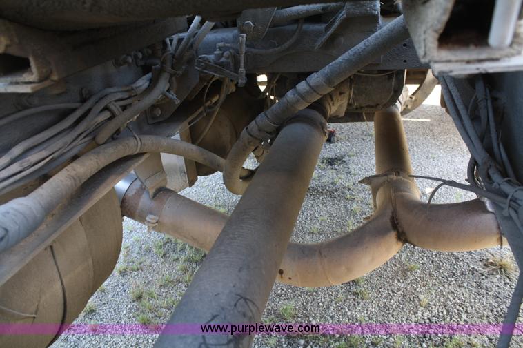 image for item A2482 1990 Peterbilt 379 semi truck