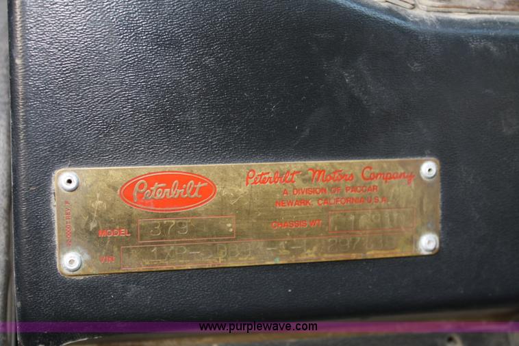 image for item A2482 1990 Peterbilt 379 semi truck