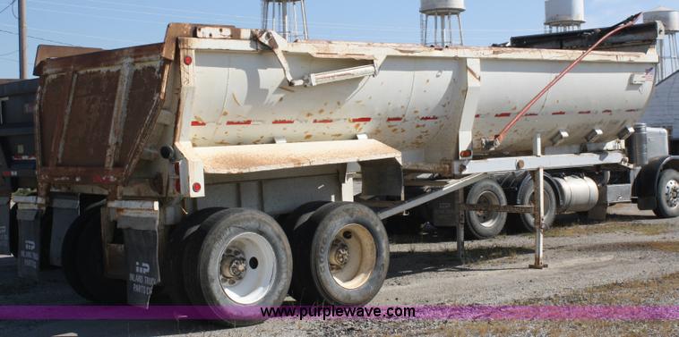 image for item A2483 1998 Travis 26' end dump trailer