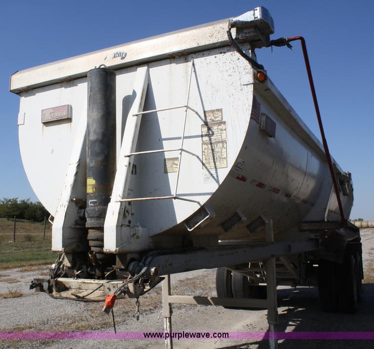 image for item A2483 1998 Travis 26' end dump trailer