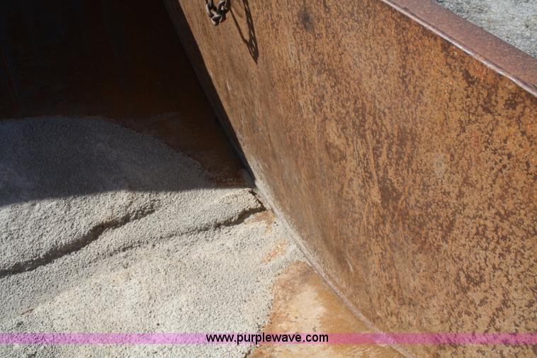 image for item A2483 1998 Travis 26' end dump trailer