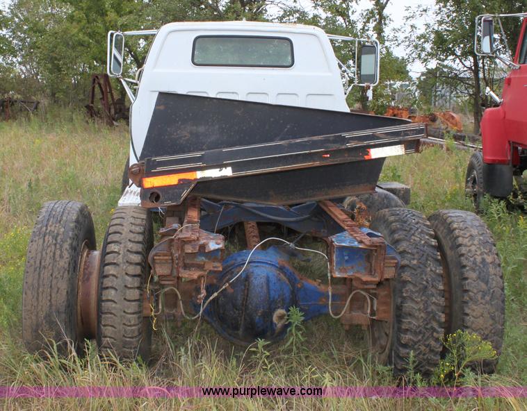 image for item A2842 1985 Chevrolet C70 truck cab and chassis